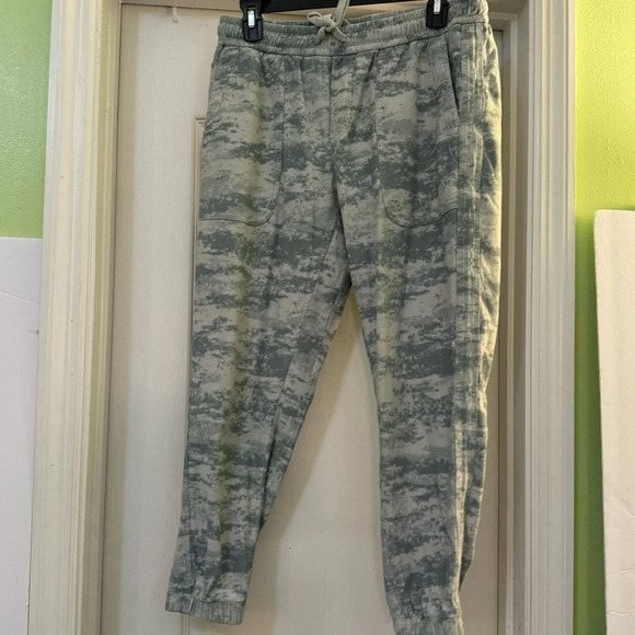 Athleta Farallon Printed Jogger Pants, Fog Camo Sage Green - Picture 1 of 10